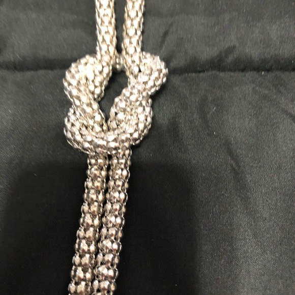 Silver necklace with Pearl and rhinestone detail - Picture 4 of 5